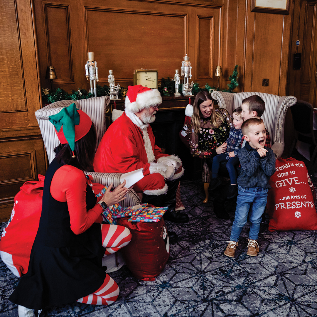 100153 Serco LH Xmas Social Posts BISHAM ABBEY 1080X1080px V1 BF6